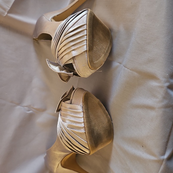 Maripé Silver 5" Heels Size 9 Women's - Picture 6 of 6